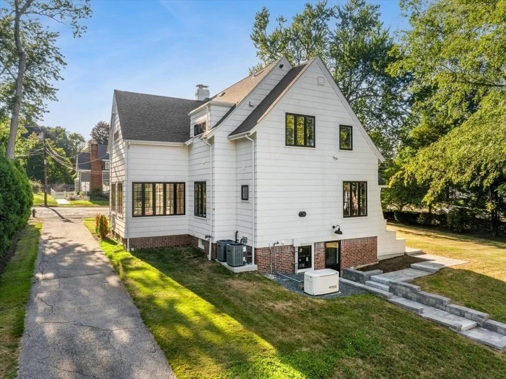 Photo of 8 Chilton Rd