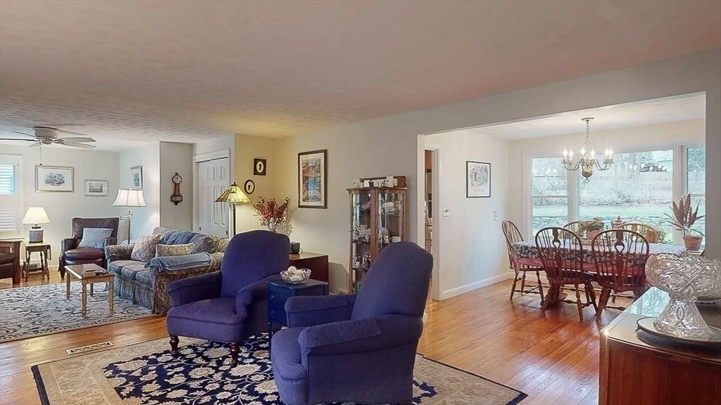 Photo of 7 Nevada Dr