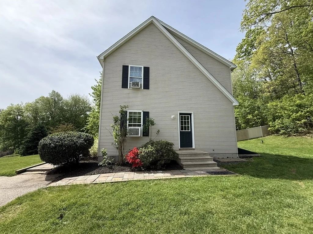 Photo of 222 Bridge St