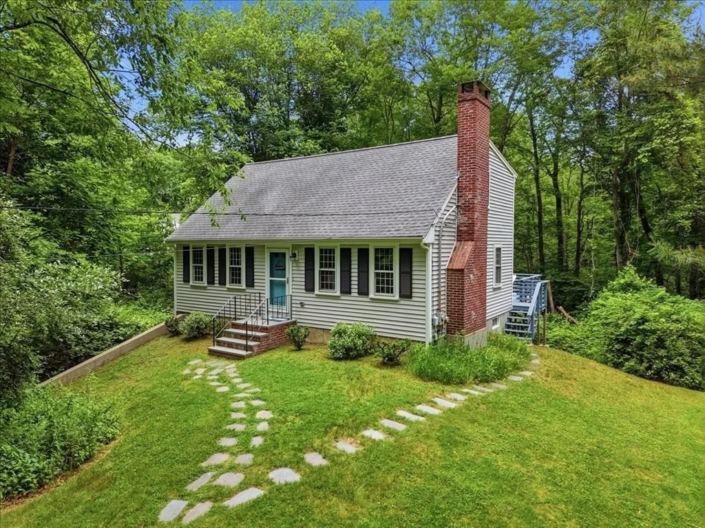 Photo of 200 Cushing St