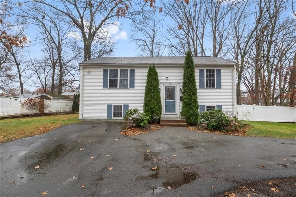 Photo of 122 Lazel Street