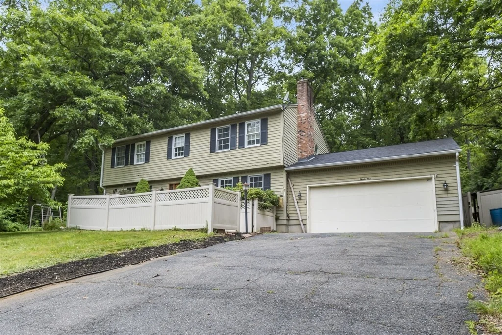 Photo of 31 Golden Dr
