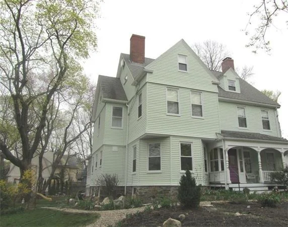 Photo of 20 Bartlett Ave
