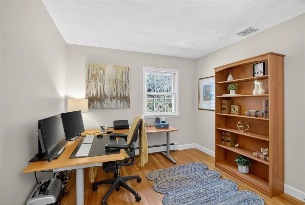 Photo of 18 Bromfield Rd
