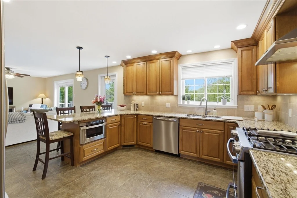 Photo of 18 Oakridge Dr