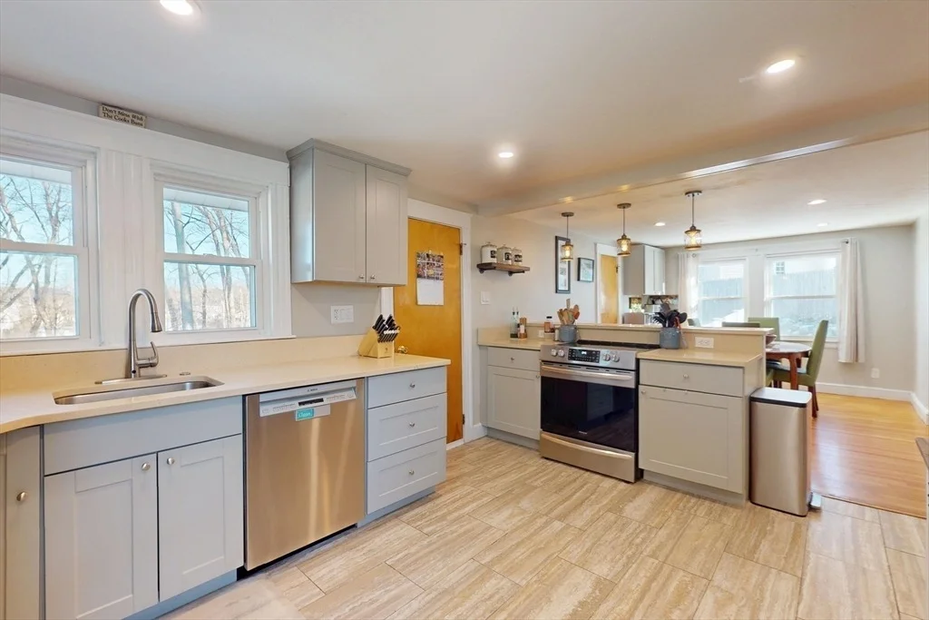 Photo of 1393 Trapelo Road