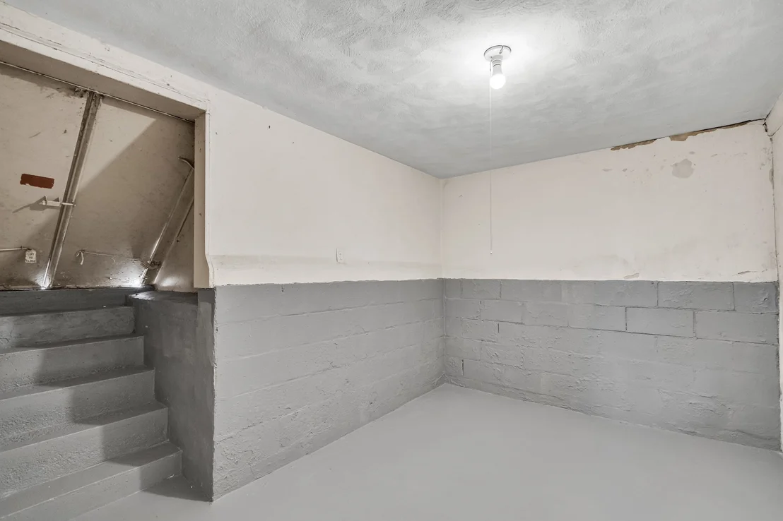Photo of 33 Stowecroft Rd