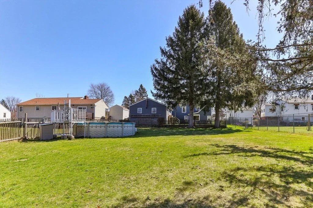 Photo of 112 King St