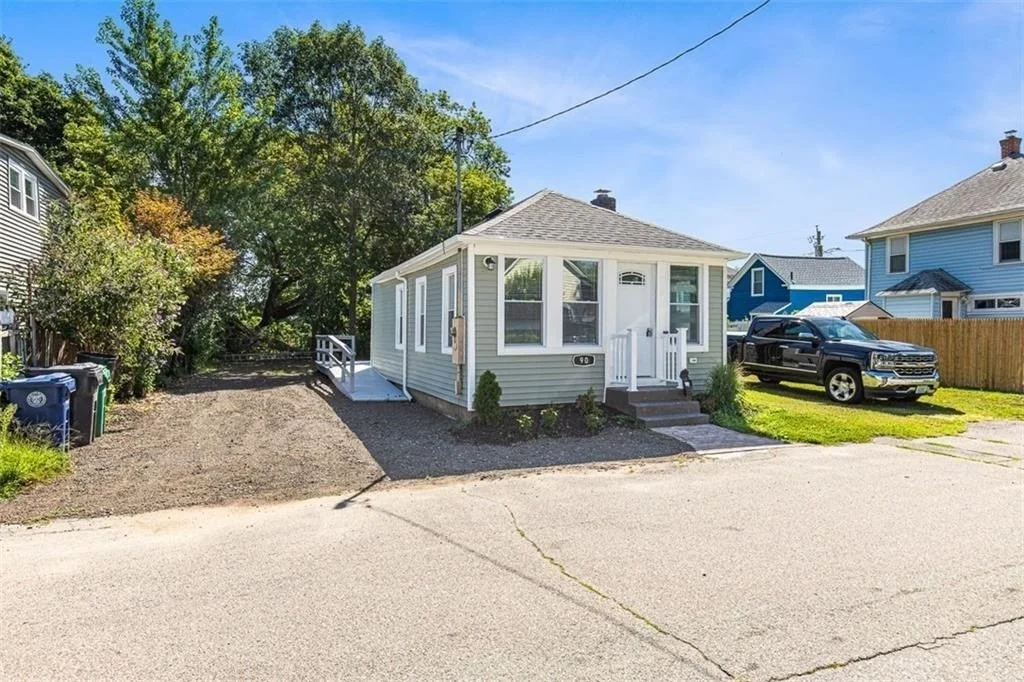 Photo of 90 Huron Street
