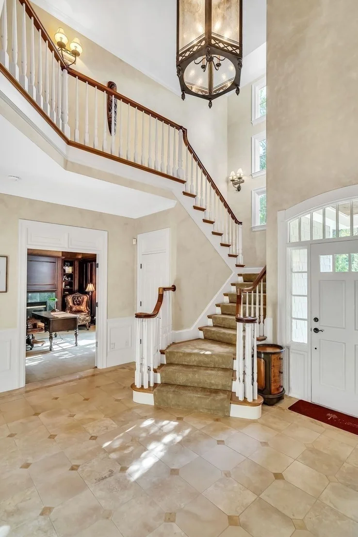 Photo of 2 Stonegate Ln