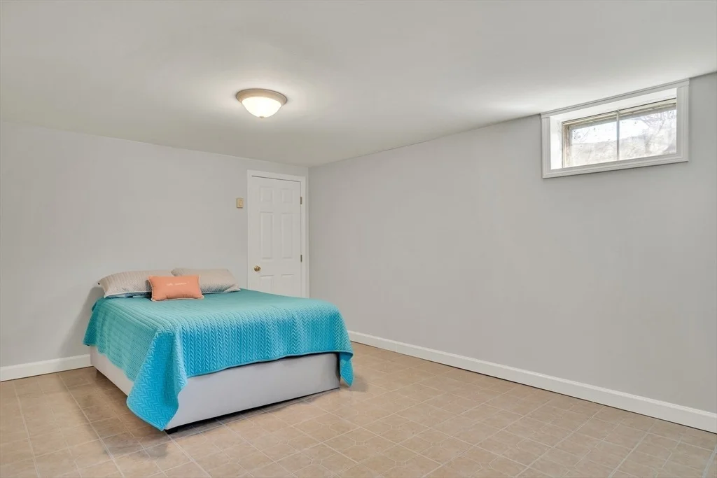 Photo of 10 Gately Dr