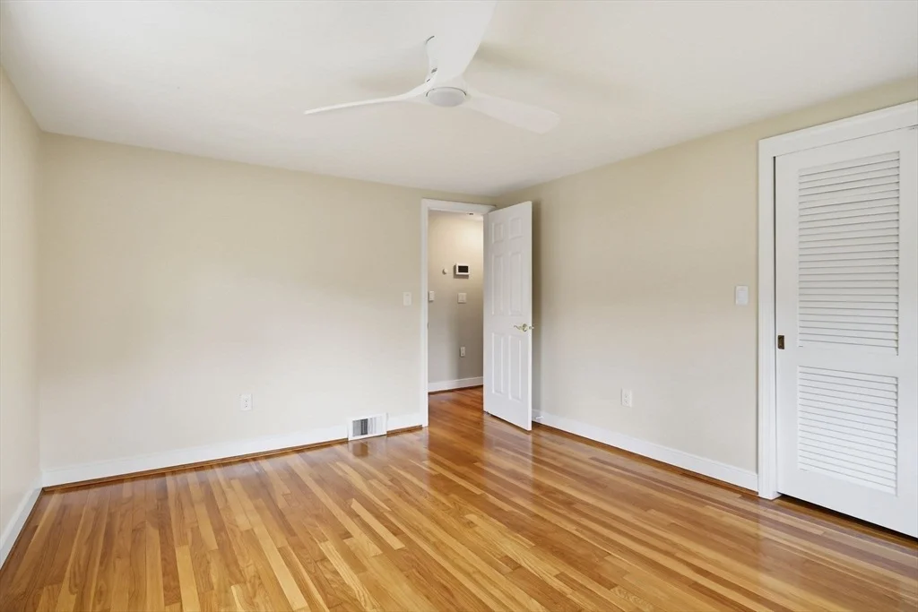 Photo of 107 Viscount Rd