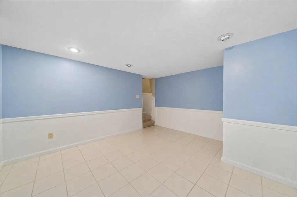 Photo of 30 Roseen Rd