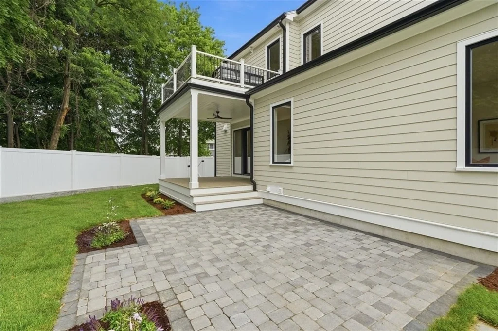 Photo of 262 River St
