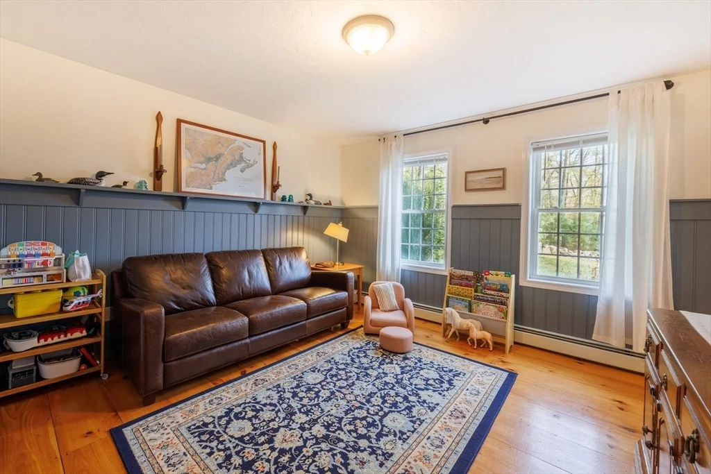 Photo of 15 Oak Dr