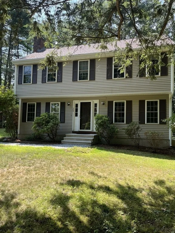 Photo of 304 West River Road