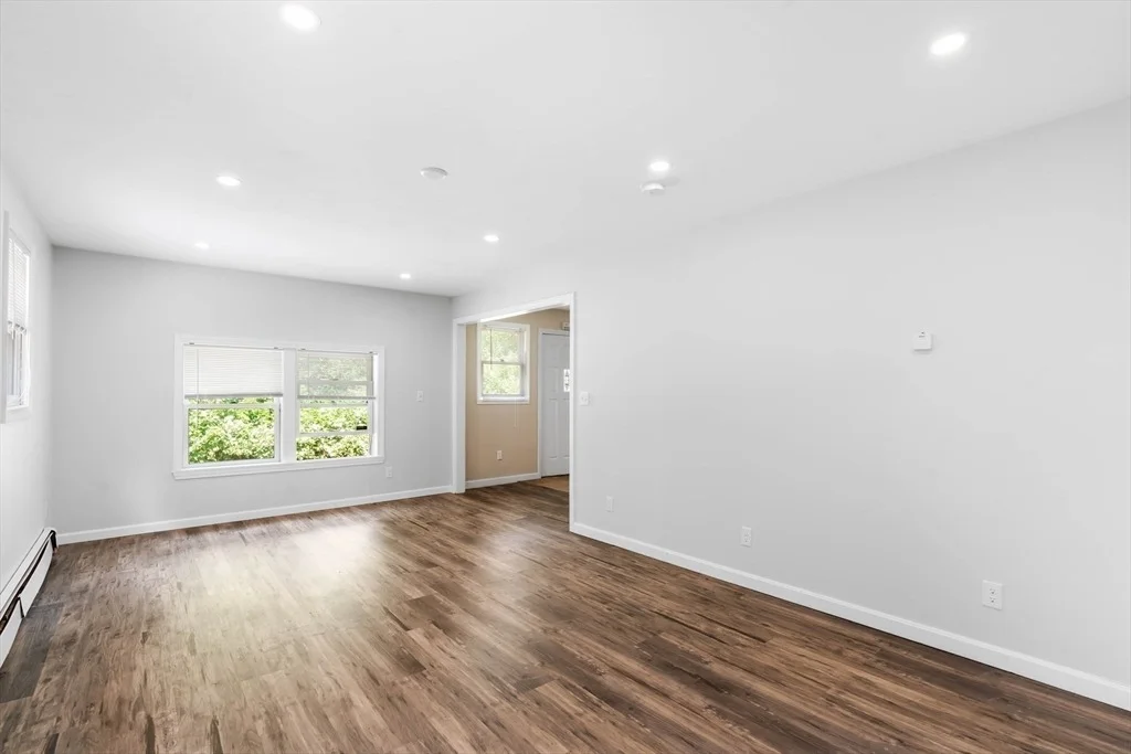 Photo of 76 Beaver Rd
