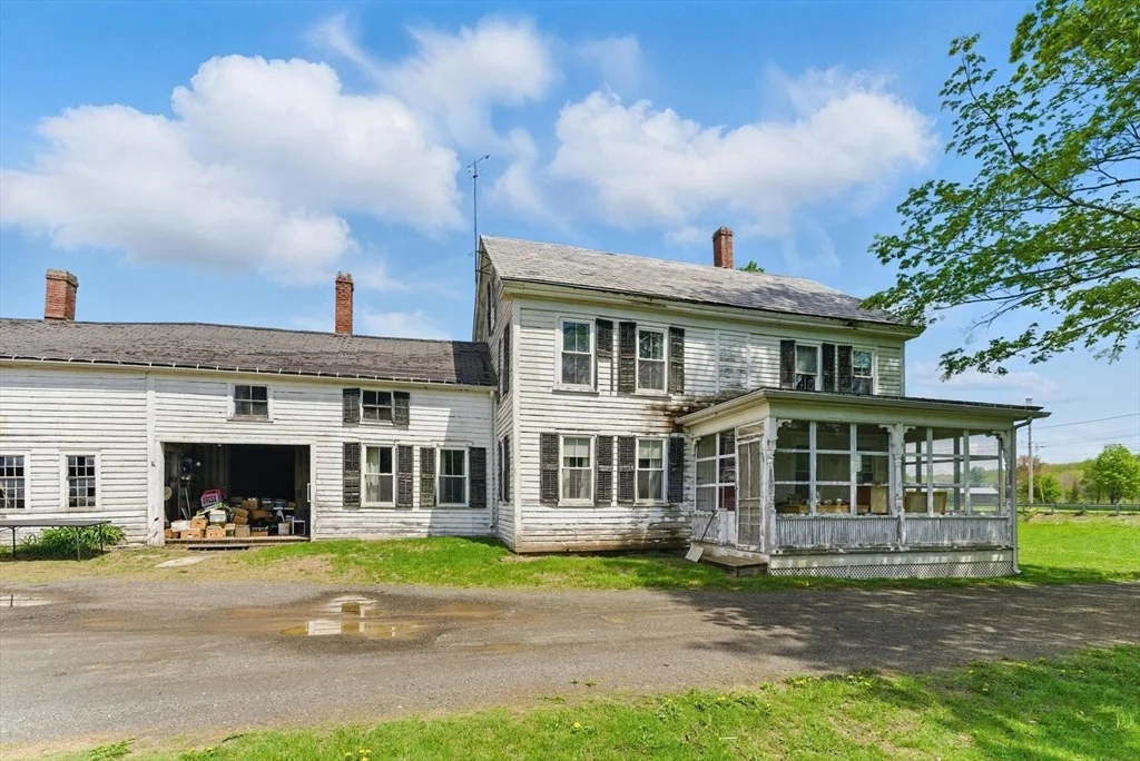 Photo of 394 River Dr