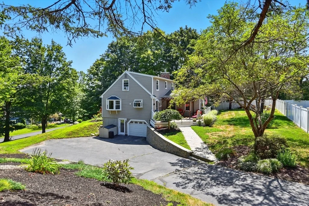 Photo of 444 Dennison Dr