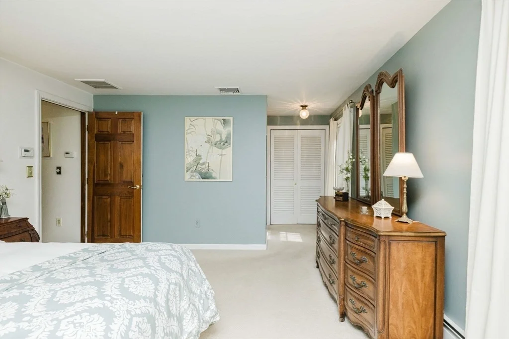 Photo of 146 Colonial Dr