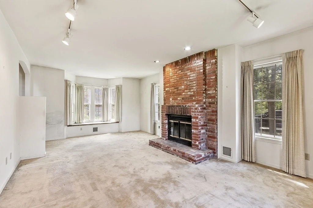 Photo of 245 Elm St