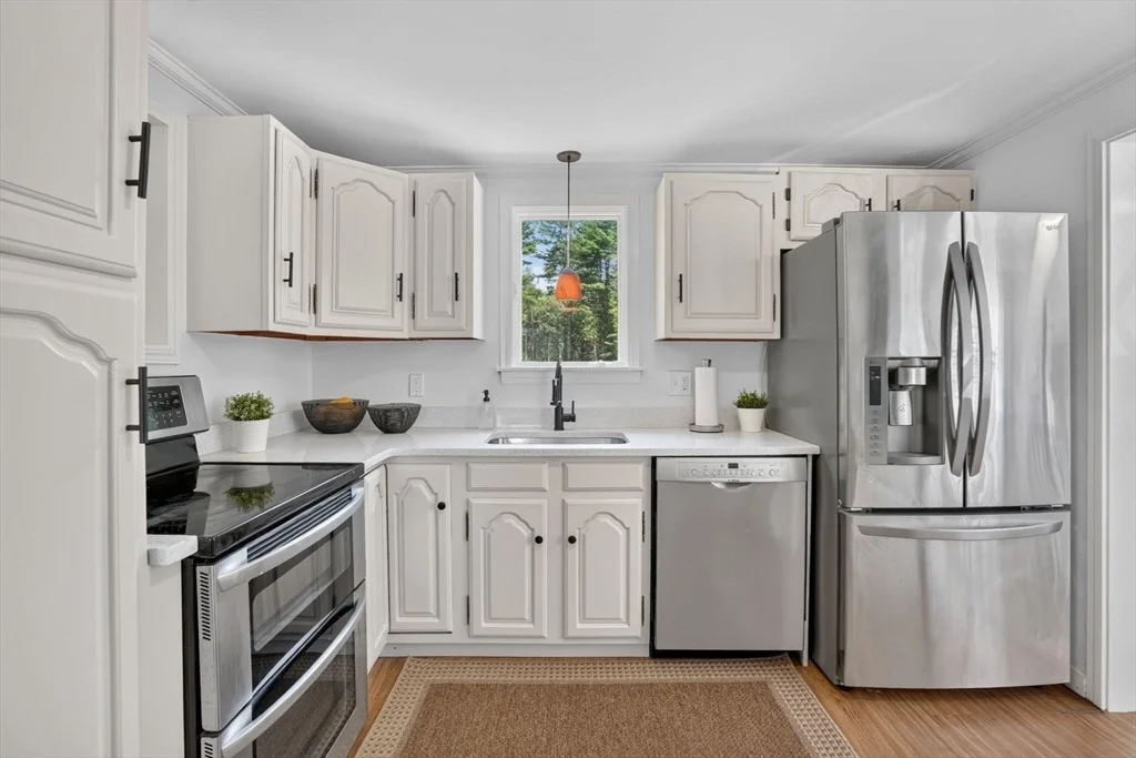 Photo of 8 Charlotte Dr