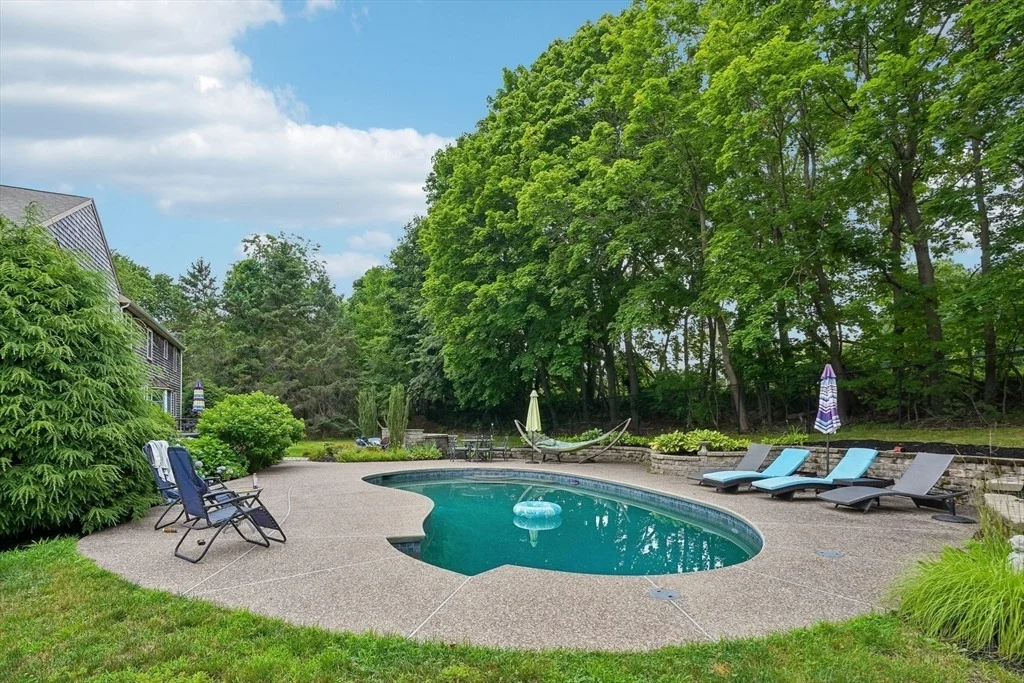 Photo of 2 Berkley Cir