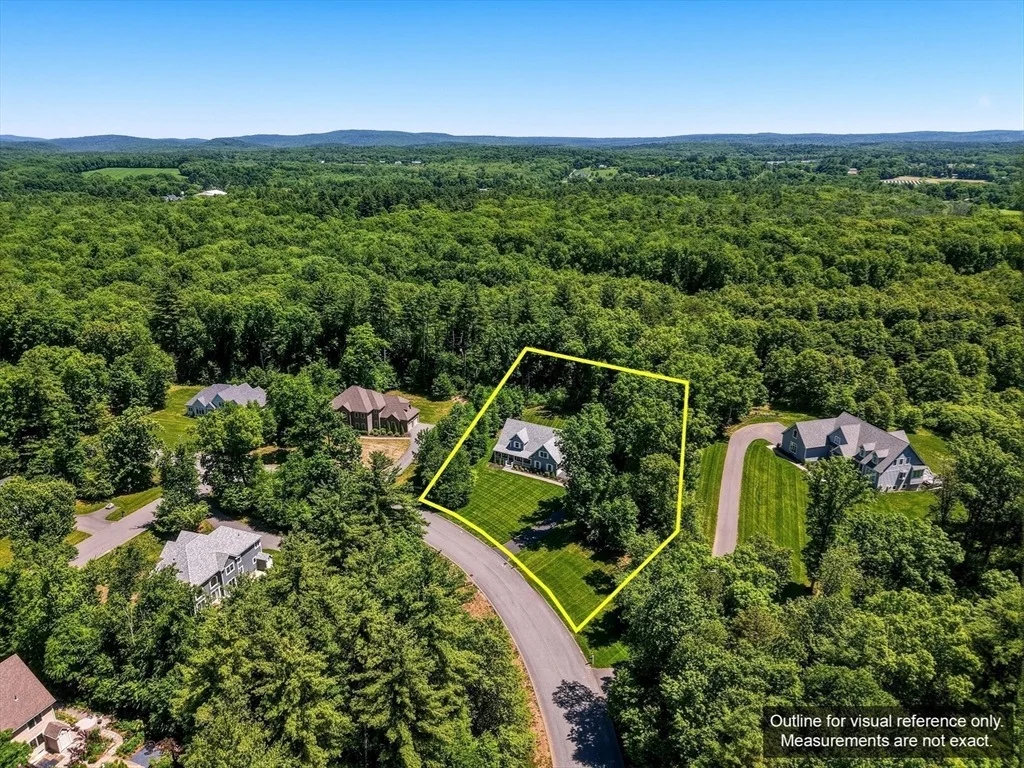 Photo of 12 Crystal Ln