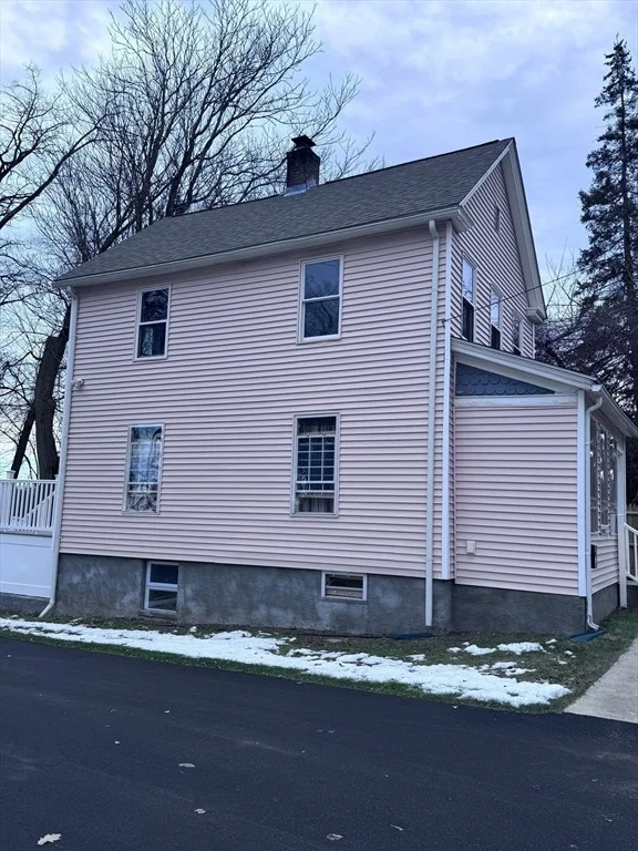 Photo of 934 Main St