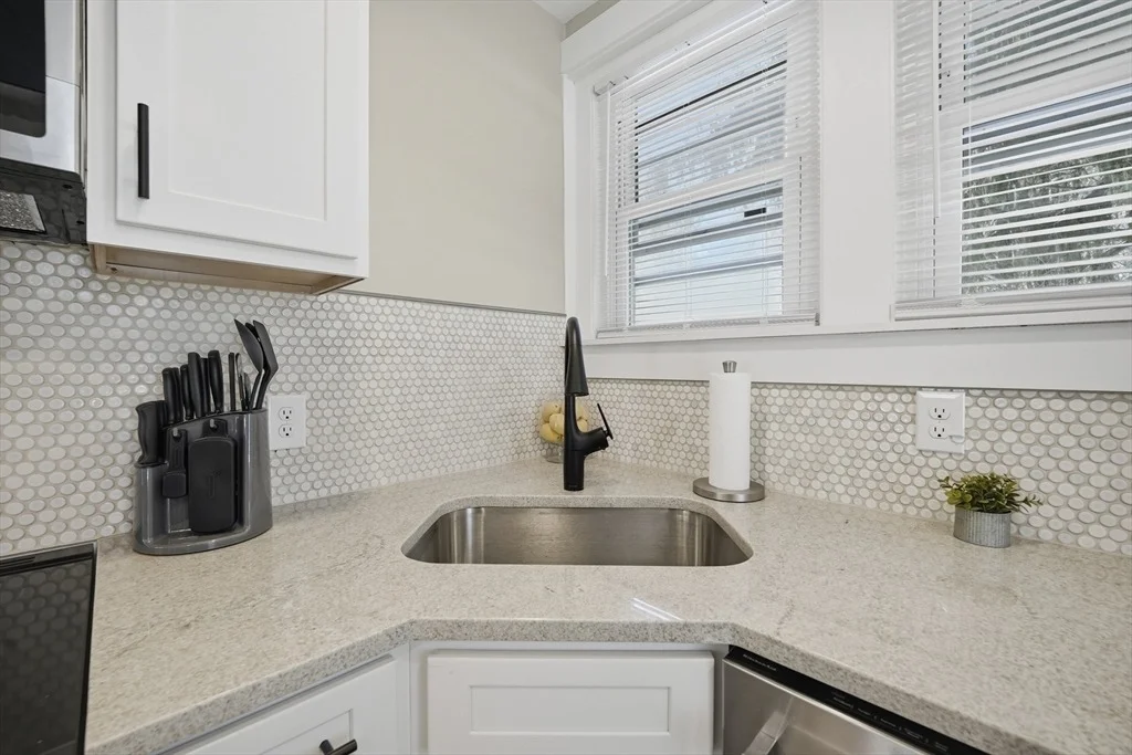 Photo of 3076 Boston Rd