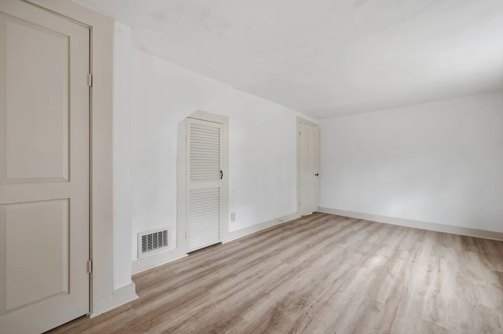 Photo of 5 Meadowbrook Road