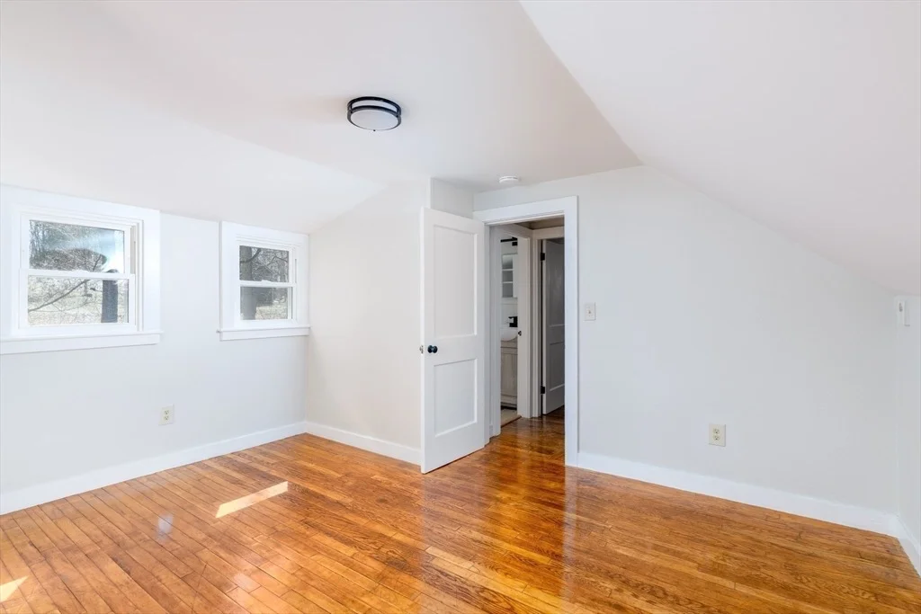 Photo of 40 Warren Rd