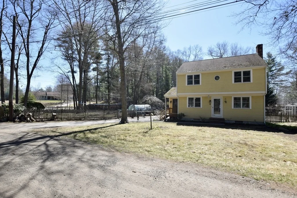 Photo of 4 May Ave.