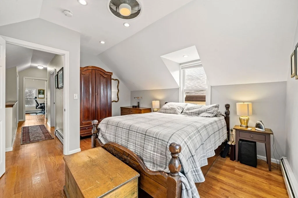Photo of 15 Beacon St