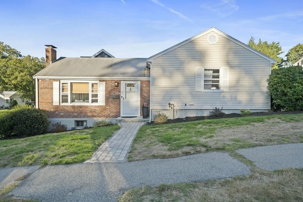 Photo of 17 Badger Cir