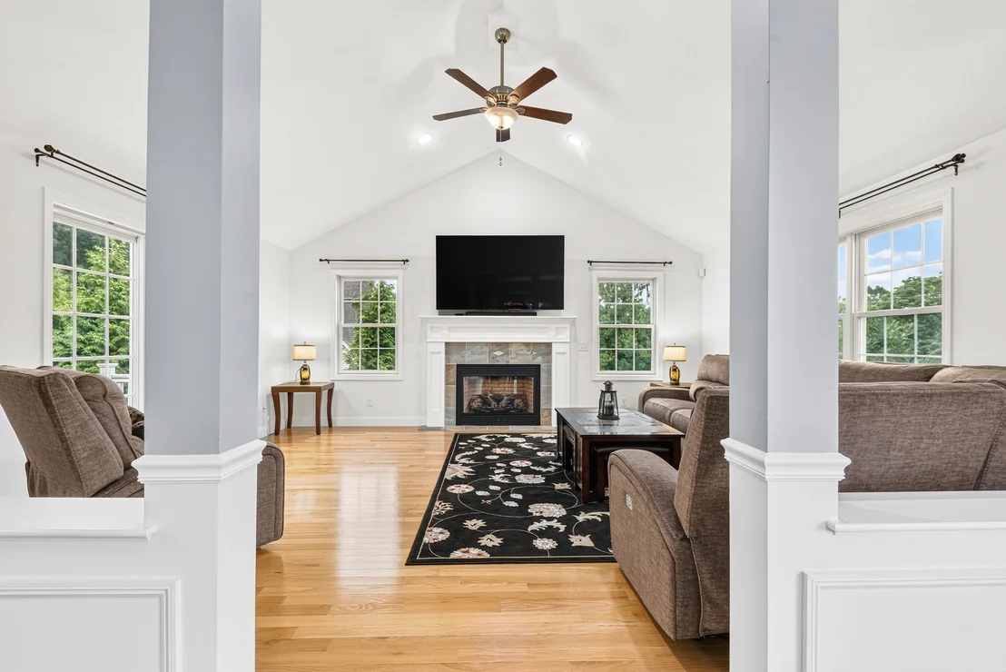 Photo of 14 Longbrook Dr