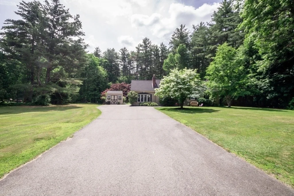 Photo of 20 Constantine Dr