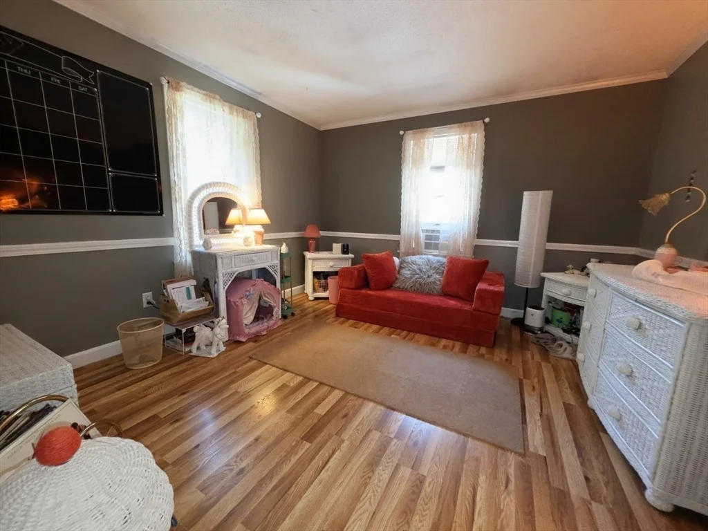 Photo of 2 Greenleaf Dr