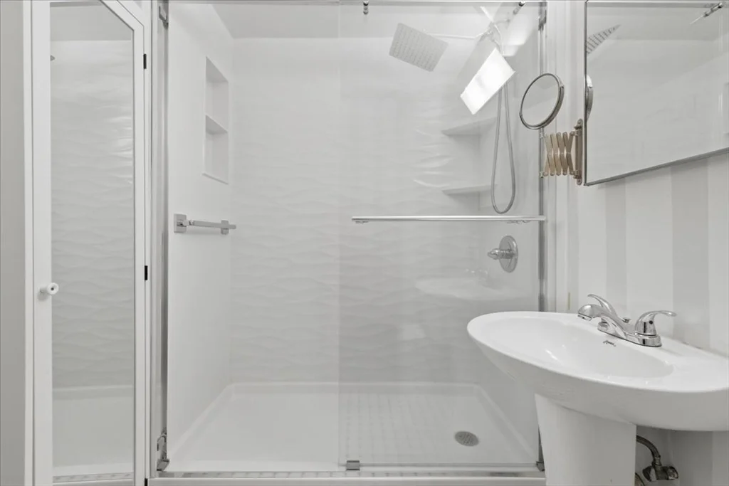 Photo of Unit B at 7 Eugene Circle