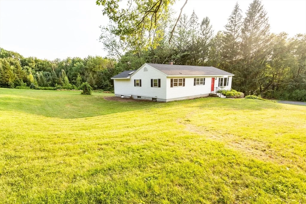 Photo of 1102 East Rd