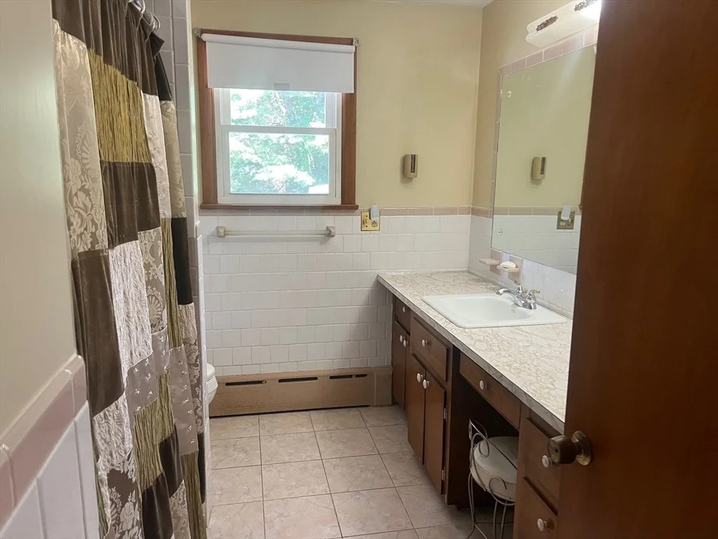 Photo of 17 Silver St Ext
