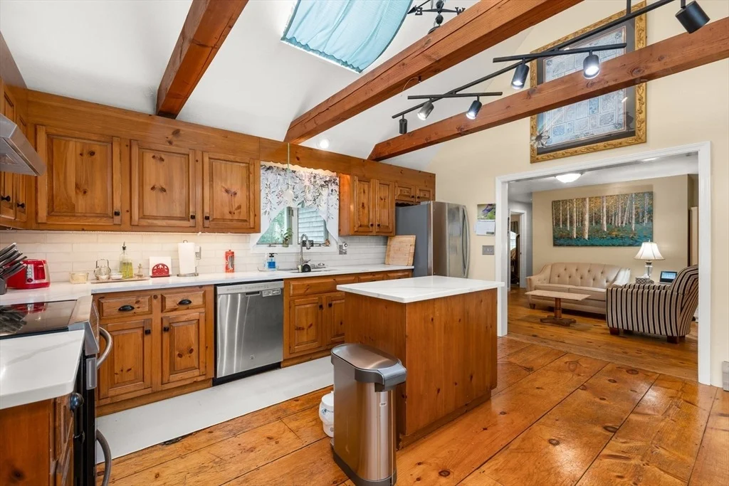 Photo of 7 Barnside Ln