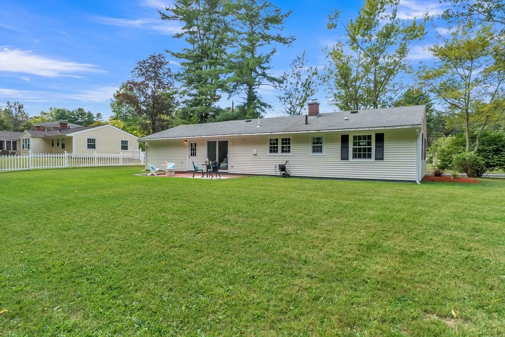 Photo of 33 Ruthellen Rd