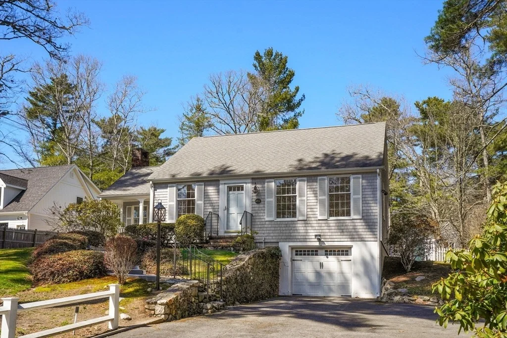 Photo of 492 Delano Rd
