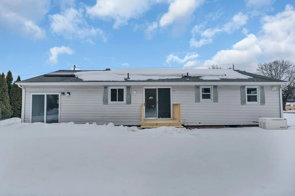 Photo of 11 Hawthorne Dr