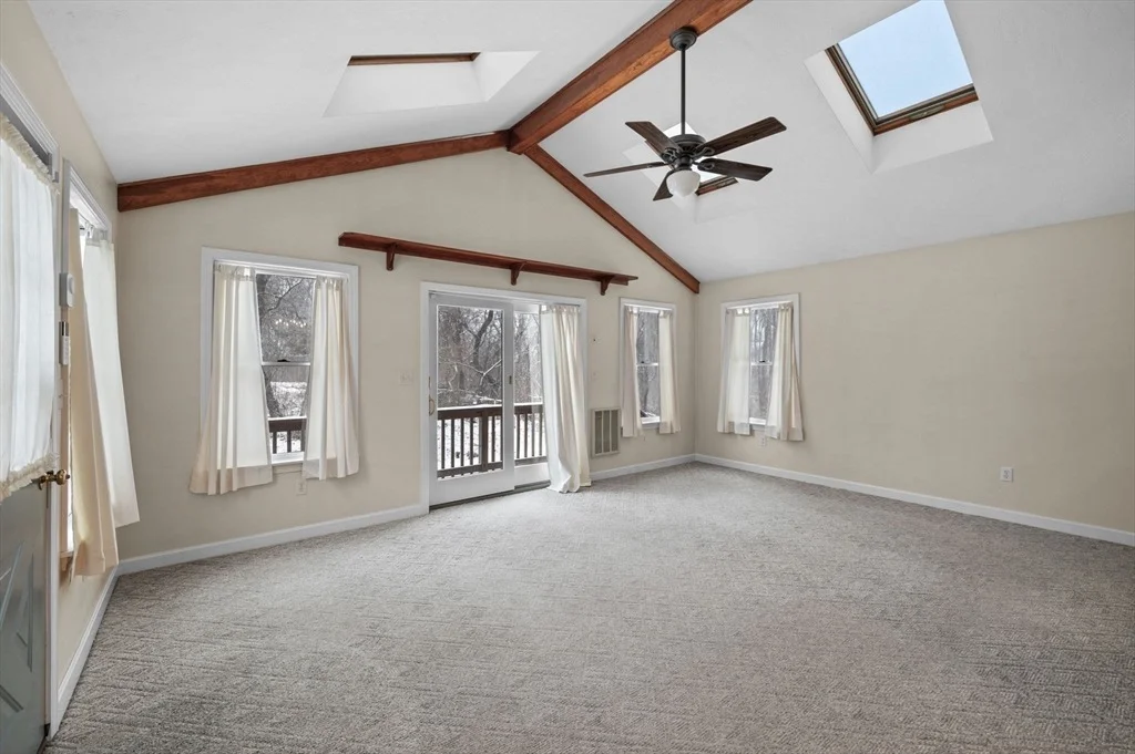 Photo of 90 Topsfield Rd