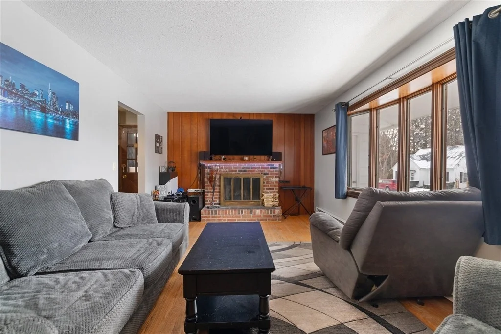 Photo of 65 Lakeview Ave