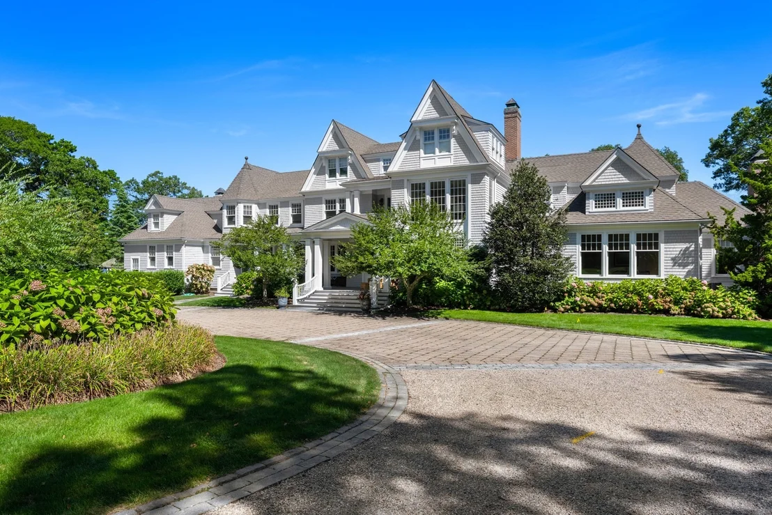 Photo of 74 Garrison Ln