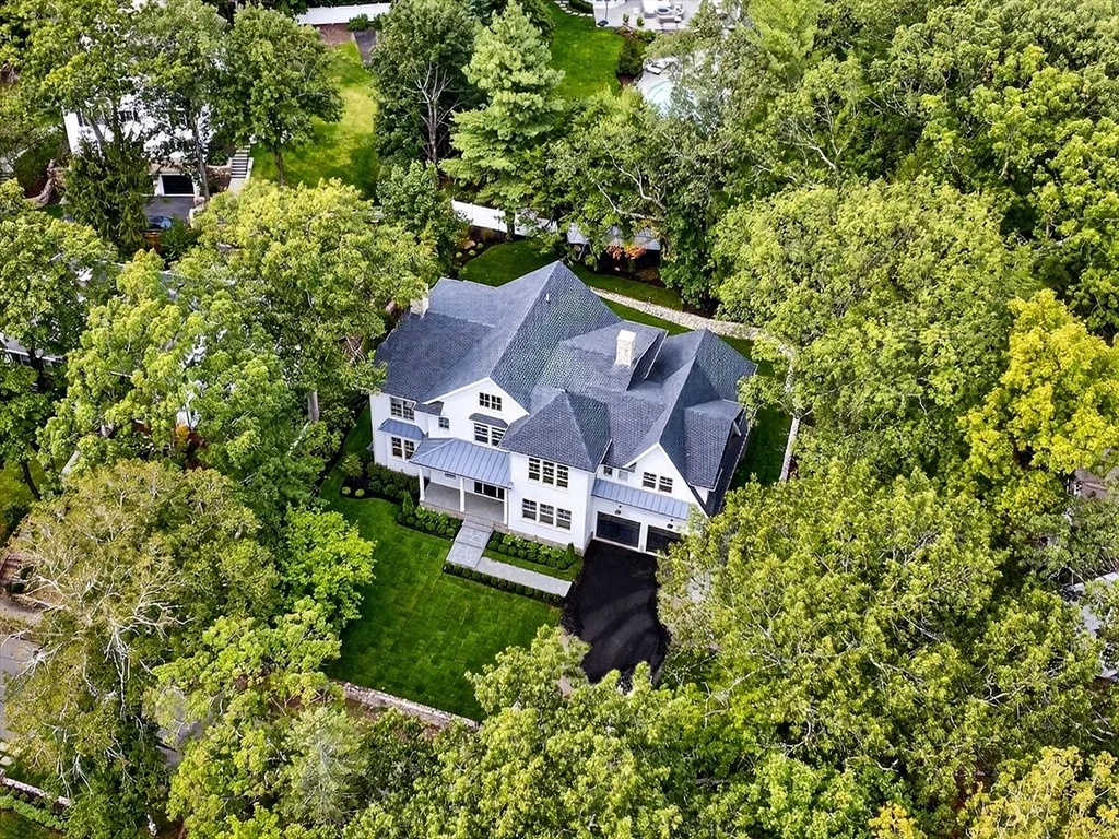 Photo of 39 Audubon Rd