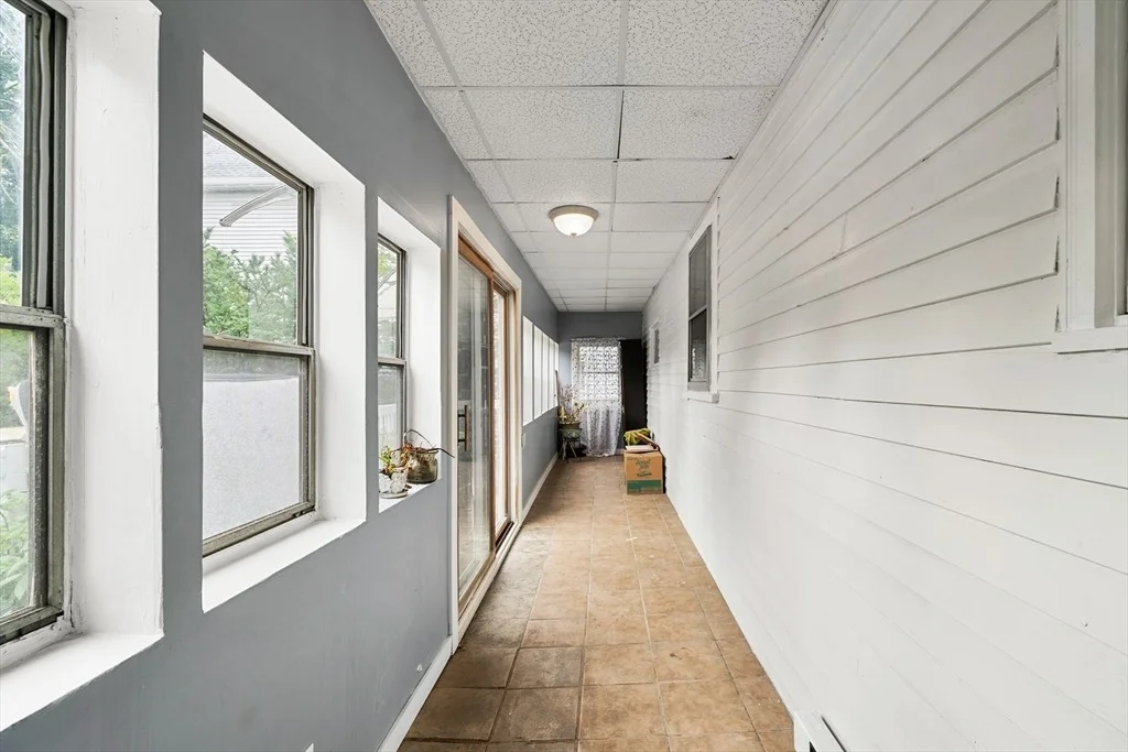 Photo of 952 Bridge St